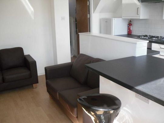 3 bedroom terraced house to rent - Photo 1