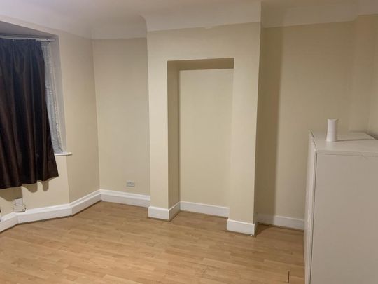 2 bedroom maisonette to rent - Photo 1