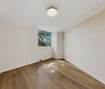 Fully renovated apartment in the heart of Herdsman Parade - Photo 3