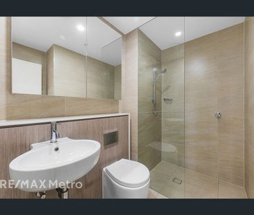 Fully Furnished Modern One Bedroom Plus Study In Zetland - Photo 4