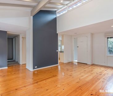 39 Barnet Close, Phillip ACT 2606 - House For Rent | Domain - Photo 4