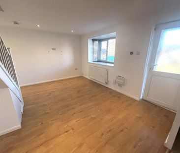 2 bedroom terraced house to rent - Photo 2