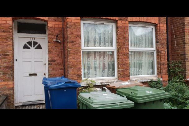 2 Bed Maisonette, Rosslyn Crescent, HA1 - Photo 1