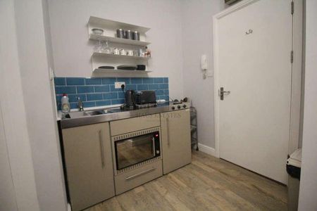 Holyhead Road, Coventry, West Midlands, CV1 - Photo 4