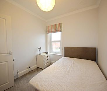 4 bedroom detached house to rent - Photo 2