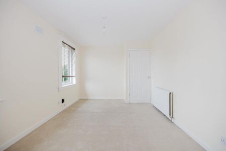 2 bedroom semi-detached house to rent - Photo 4