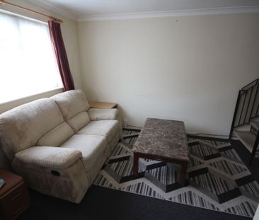 Aldenham Drive, Uxbridge, UB8 - Photo 2