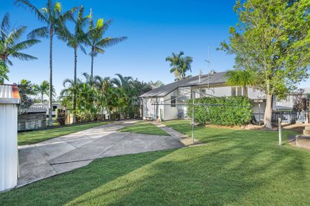 10 Merle Street, Carina QLD 4152 - House For Rent | Domain - Photo 4