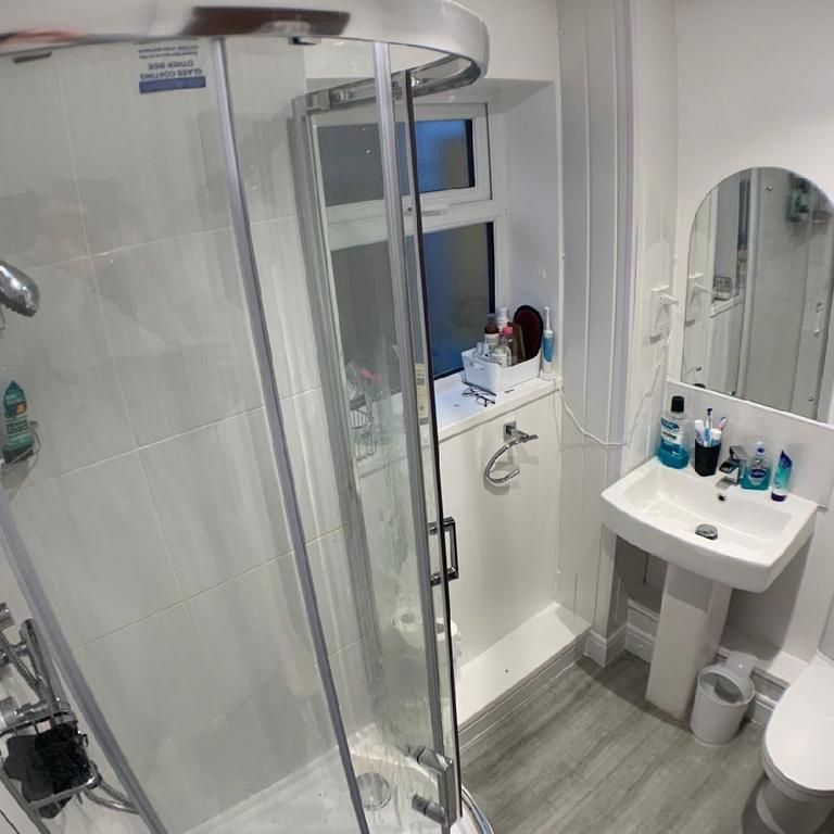 5 bedroom house to rent - Photo 1