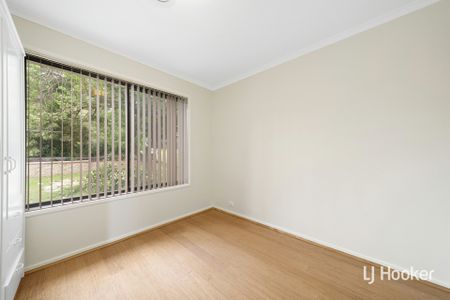 17 Cuscaden Crescent, Florey ACT, Belconnen - Photo 5