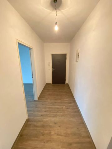 NEUWERTIGE 3 ZIMMERWOHNUNG MIT BALKON UND TG - NÄHE HAUPTBAHNHOF" - Photo 4