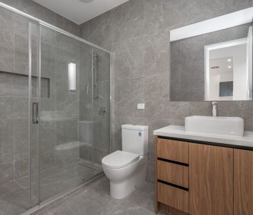 Brand new elegant home - Photo 6