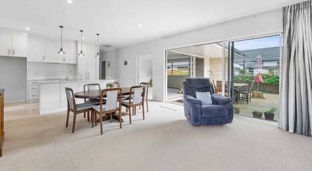 3 Bedrooms Layla Place - Photo 3