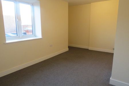 High Street - Photo 2