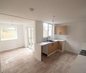 3 bedroom detached house to rent - Photo 4