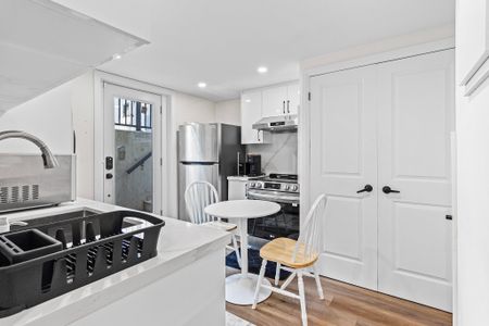 For Lease - 523 Pinegrove Road Unit# Lower, Oakville, Ontario - Photo 5