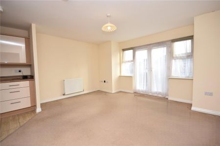 2 bedroom coach house to rent - Photo 3