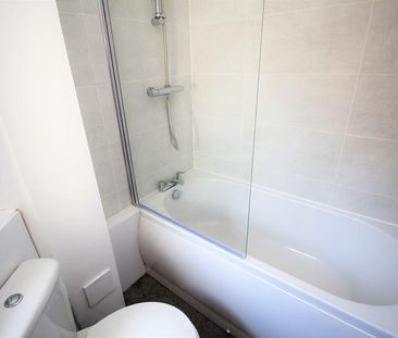 2 bedroom detached house to rent - Photo 5