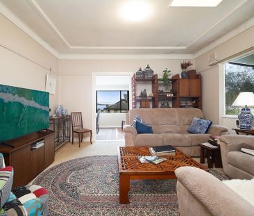 Location, location, location..... with stunning views! - Photo 2