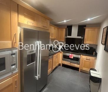 2 Bedroom flat to rent in The Boulevard, Imperial Wharf, SW6 - Photo 1