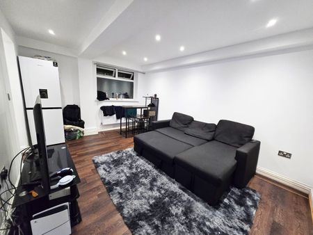 1 Bed Flat, Connaught Towers, CR7 - Photo 2