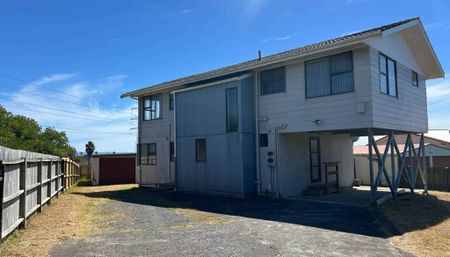 Spacious Upper-Level Family Living - Photo 3