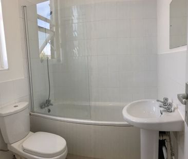 Studio Flat, Greenfield Road, L13 - Photo 4