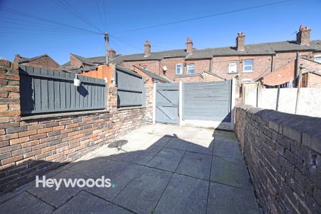 2 bed terraced house to rent in Oldfield Street, Stoke-on-Trent, Staffordshire - Photo 4