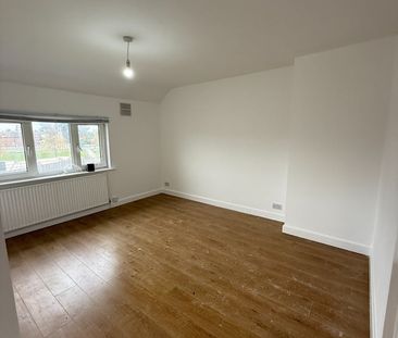 3 Bed Semi-Detached House, Thorpe Crescent, LS10 - Photo 3