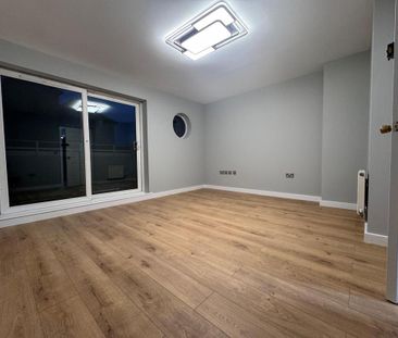 4 bedroom terraced house to rent - Photo 1