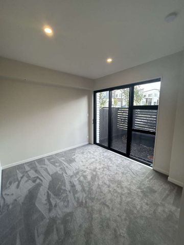 Brand New townhouse in central silverdale - Photo 5