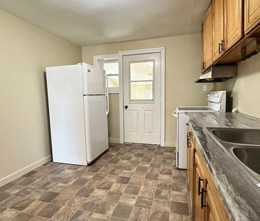 For Lease - 22 Charlotte Street, Belleville, Ontario - Photo 4