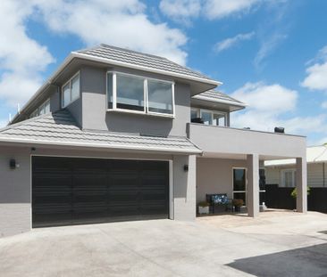 Pristine and Perfect Beachside Residence - Photo 1