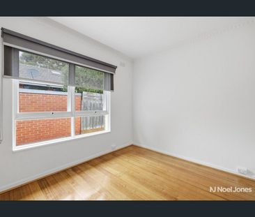 Bright, Low-Maintenance Living in a Central Ringwood Location - Photo 6