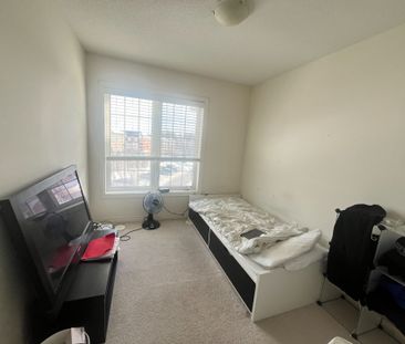 For Lease - 16 Botanical Avenue, Brampton, Ontario - Photo 5