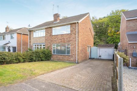 3 bedroom semi-detached house to rent - Photo 3