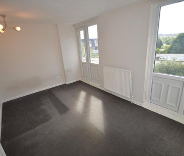 2 bedroom maisonette to rent - Photo 2