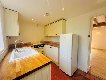2 bedroom terraced house to rent - Photo 4