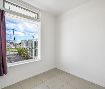 Superb Unit with Outdoor Living - Photo 3