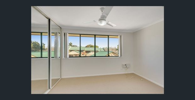 Perfectly Positioned Townhouse Just Steps From the CBD - Photo 1