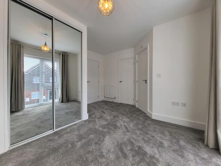 3 bedroom semi-detached house to rent - Photo 4