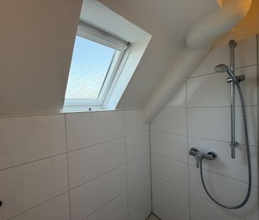 Wohnen mit Blick auf das Bismarckviertel – charmante 3-Zimmer-Dachg... - Photo 1