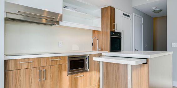 Bright 2 Bed Unit Steps from Yorkville - Photo 3