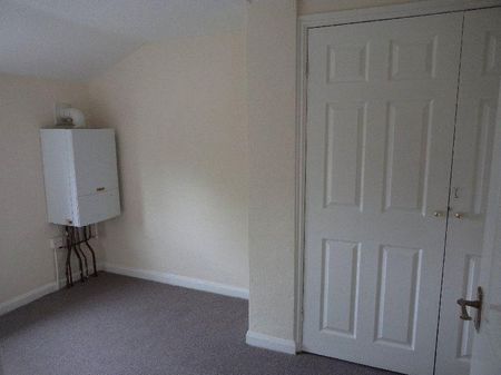 3 bedroom terraced house to rent - Photo 4