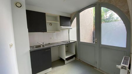 Location Appartement 3 pièces 89m² LA ROCHELLE 17000 - Photo 2