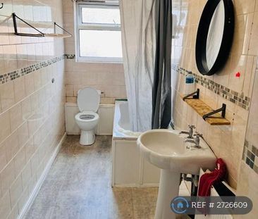 3 bedroom terraced house to rent - Photo 3