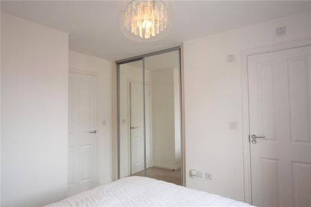 3 bedroom link detached house to rent - Photo 4