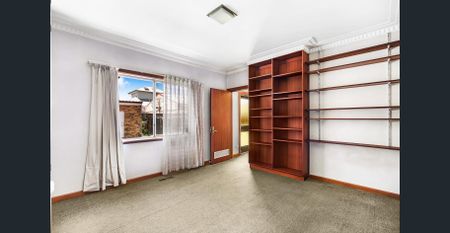 Spacious 4 bedder In Reservoir - Photo 4