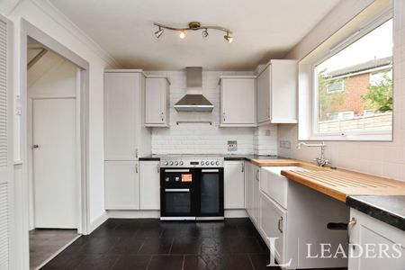 3 bedroom terraced to rent Boradoaks, Epping, CM16 - Photo 4