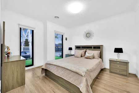 Stunning Family Home - Photo 5